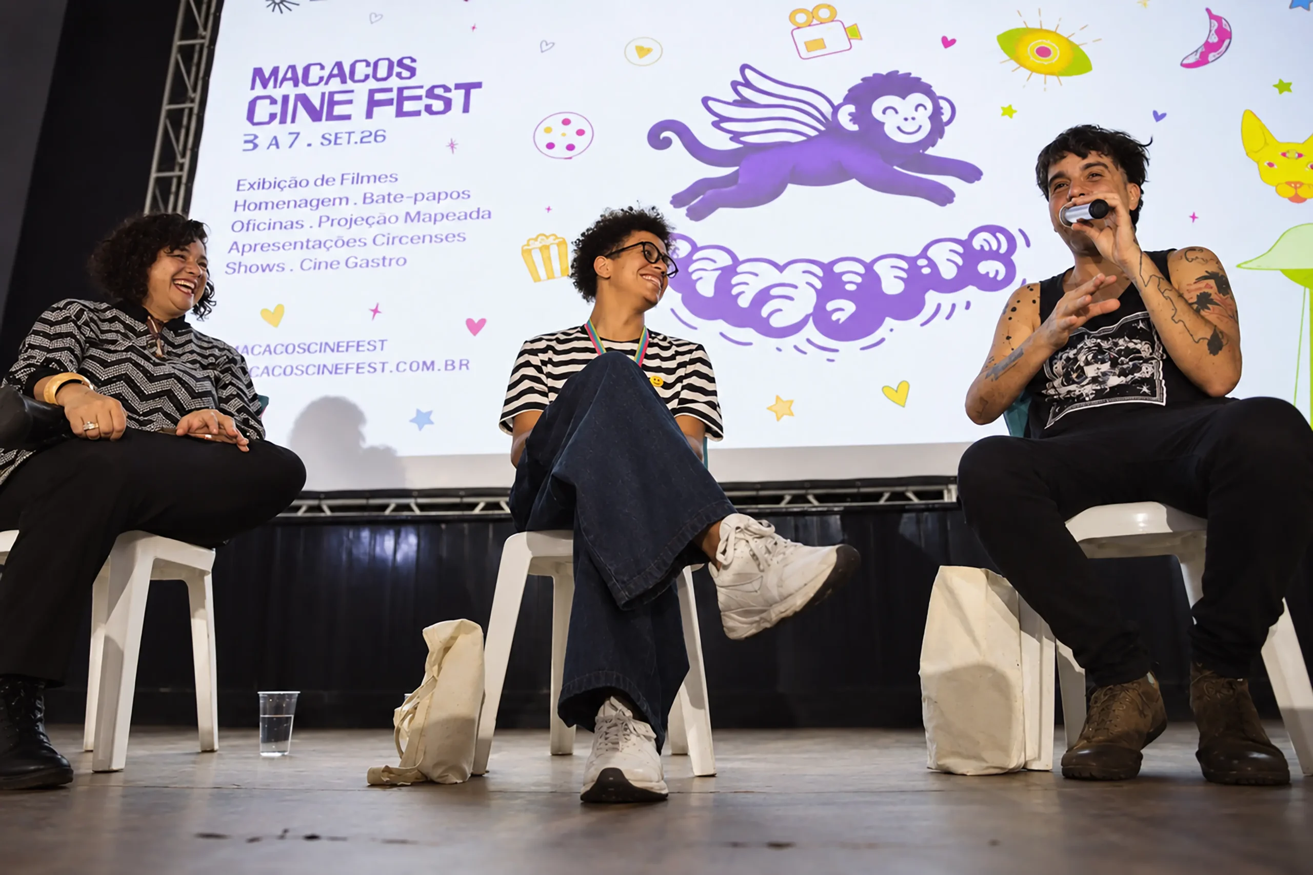 Bate-papo com Gabraz, Polyana Horta - Mestre de Cerimônia, Renan Eduardo – Curador Mostras Competitiva e Temática e Gabraz.